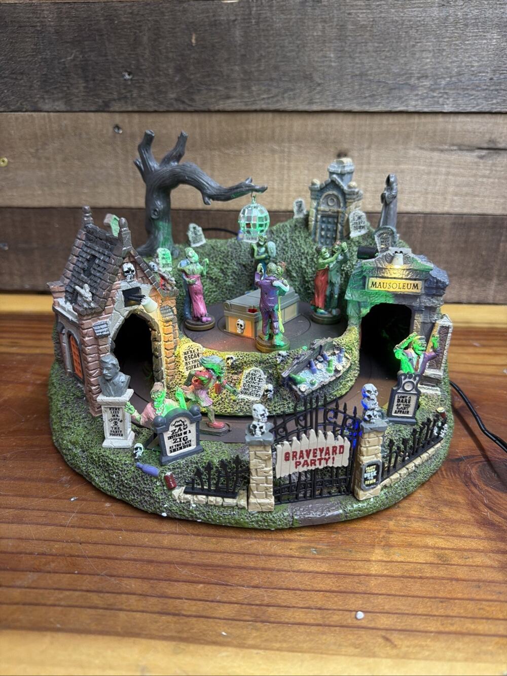 Lemax Spooky Town Graveyard Party #04747 Lights Sound Animated In Box
